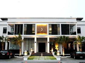 Aruntara Riverside Boutique Hotel
