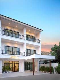 At 8 Nimman Take Me To Infinity