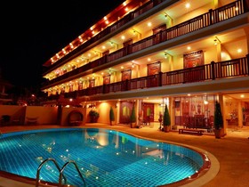 At Chiang Mai Hotel