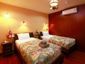 At Chiang Mai Hotel