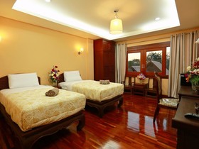 At Chiang Mai Hotel