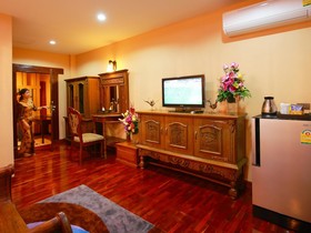 At Chiang Mai Hotel