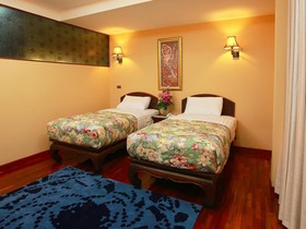 At Chiang Mai Hotel