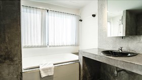 B2 Black Business & Budget Hotel