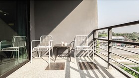 B2 Black Business & Budget Hotel