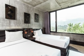 B2 Black Business & Budget Hotel