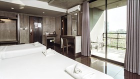 B2 Black Business & Budget Hotel