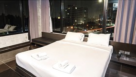 B2 Black Business & Budget Hotel