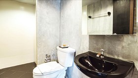 B2 Black Business & Budget Hotel