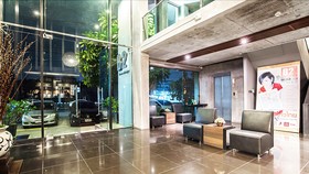 B2 Black Business & Budget Hotel