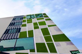 B2 Green