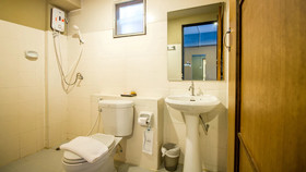 B2 Santitham (Wat Jed Yod) Boutique & Budget Hotel