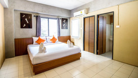 B2 Santitham (Wat Jed Yod) Boutique & Budget Hotel