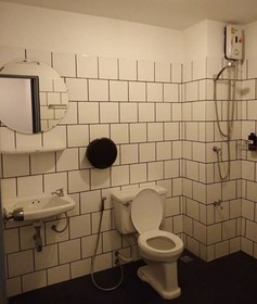 B7 Hostel
