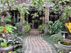 Baankeaw Huenkwan Boutique Hotel