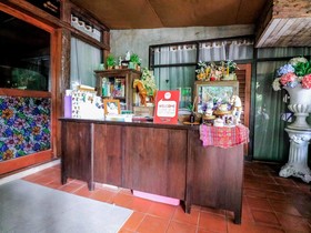 Baankeaw Huenkwan Boutique Hotel