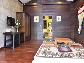 Baankeaw Huenkwan Boutique Hotel