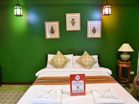 Baankeaw Huenkwan Boutique Hotel