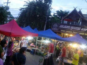 Baan Lanna Walking Street
