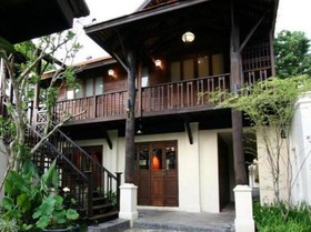 Lunar Mansion Hotel