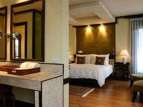 Lunar Mansion Hotel