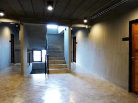 B Arch House