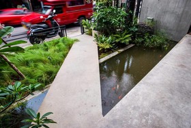 B Arch House