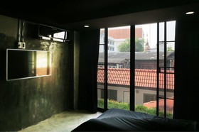 B Arch House