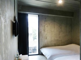 B Arch House