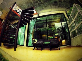 Born 2 Sleep Hotel