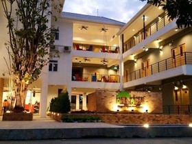 Brick House Hostel Chiang Mai