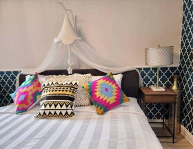 Capital O 75422 Million Pillows