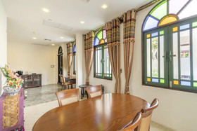 Cheva Gallery by OYO Rooms