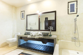 Cheva Gallery by OYO Rooms