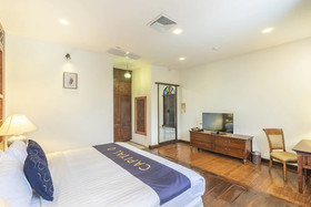Cheva Gallery by OYO Rooms