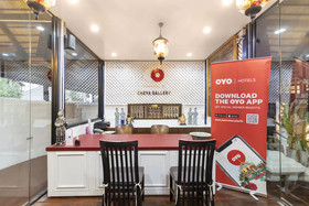 Cheva Gallery by OYO Rooms