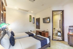 Cheva Gallery by OYO Rooms