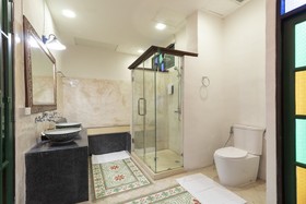 Cheva Gallery by OYO Rooms