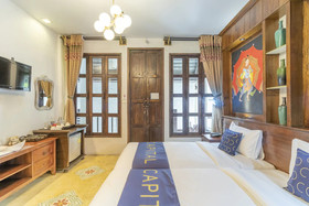 Cheva Gallery by OYO Rooms