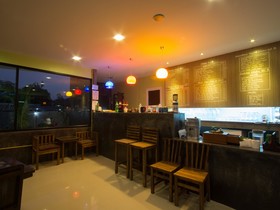 Donchai House