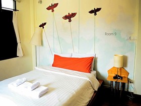 Early Bird House Bed & Breakfast