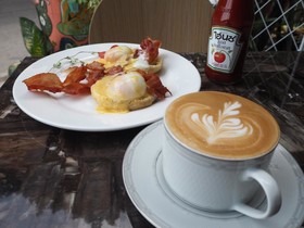 Egg Colony Hotel