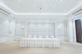 Empress Premier Hotel
