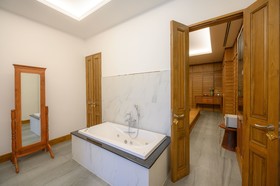 Empress Premier Hotel
