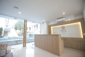 Four O'clock Hotel
