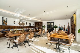 Glory Boutique Suite