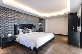 Glory Boutique Suite