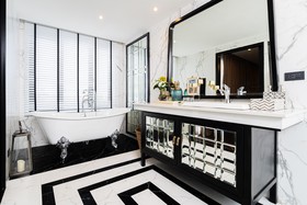 Glory Boutique Suite