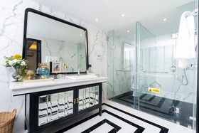 Glory Boutique Suite