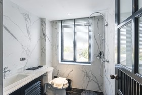Glory Boutique Suite